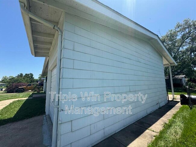 Building Photo - 730 Crabapple Ln