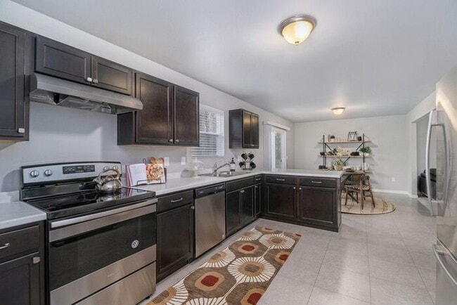 Building Photo - 327 Catera Ct