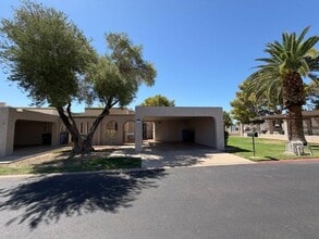Building Photo - 1015 E Cochise Dr
