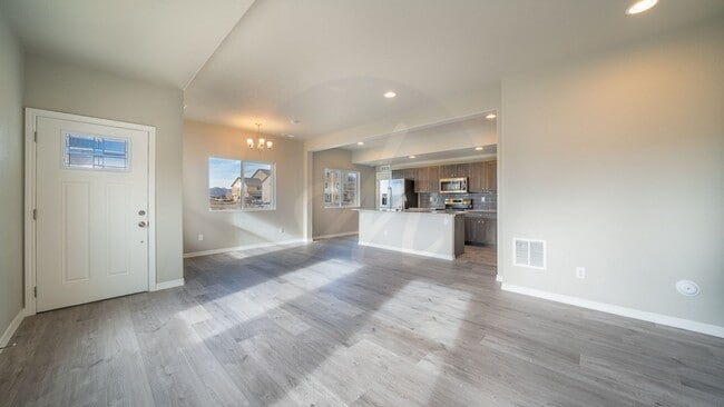 Building Photo - Great Townhome in Cumbre Vista