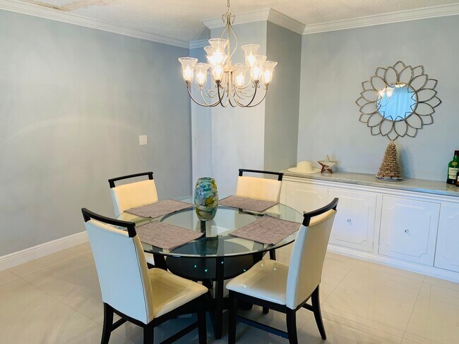 Foto del edificio - 2151 NE 68th St