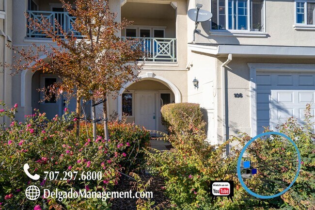 Building Photo - Desirable 4 bd townhome across from Glen Cove Waterfront Park