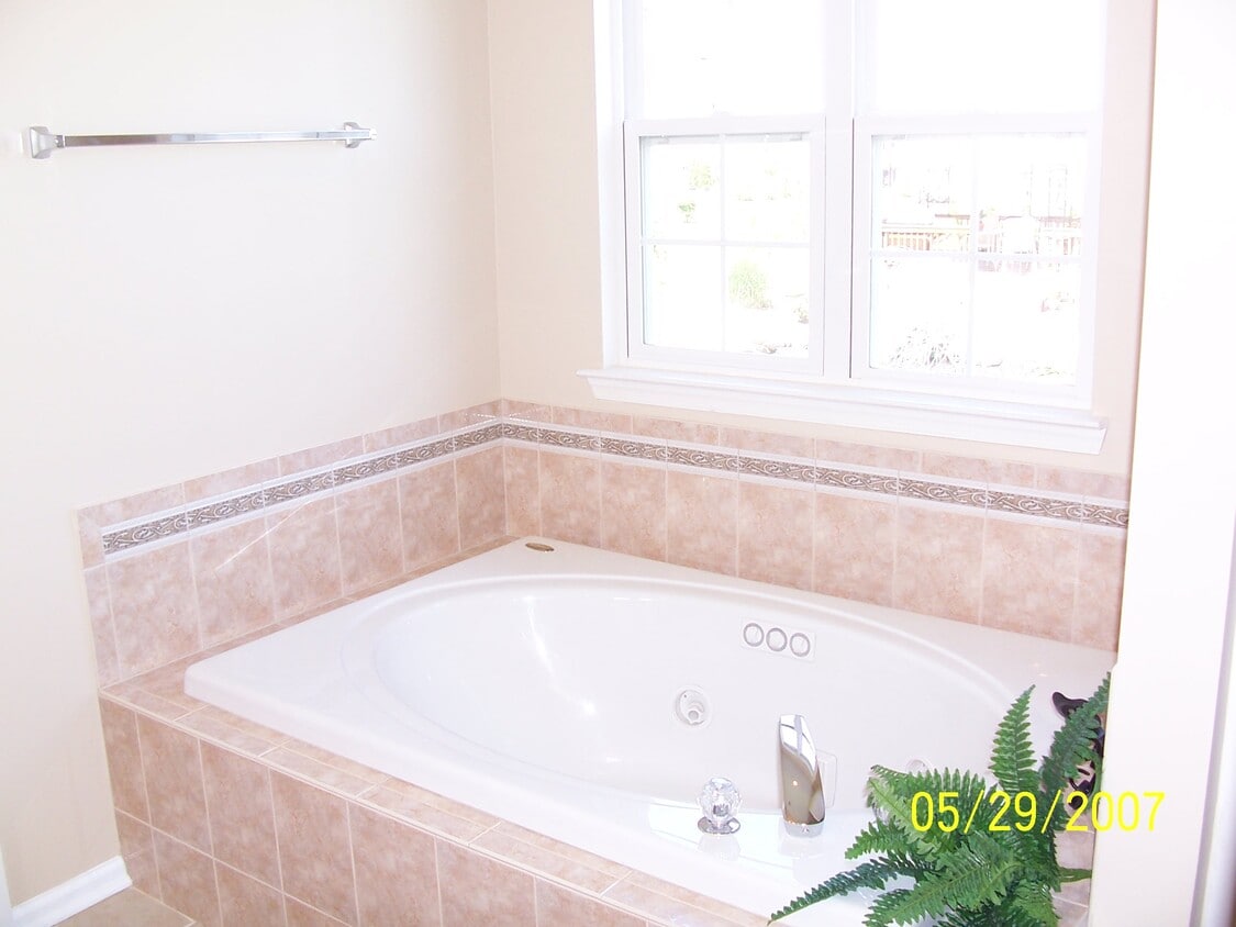 4167 Huckleberry Dr, Center Valley, PA 18034 Townhome Rentals in