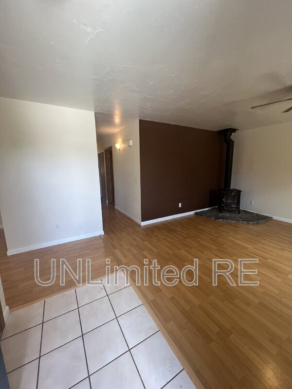 Building Photo - 3506 W Mountain Dr