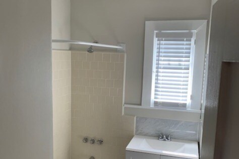 Bathroom - 1998 Queensberry Rd