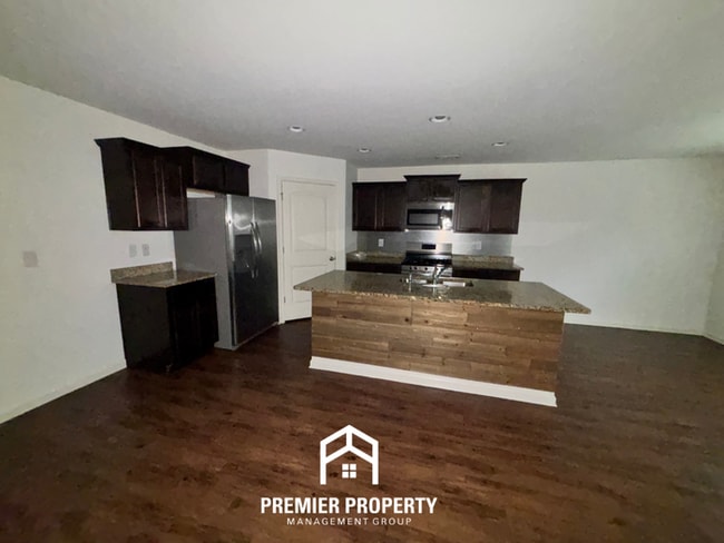 Building Photo - Beautiful 3BR/2.5BA Bessemer Home with Granite Kitchen, Fireplace & Covered Patio