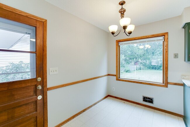 Foto del edificio - Updated 3 Bedroom Duplex in Battle Creek