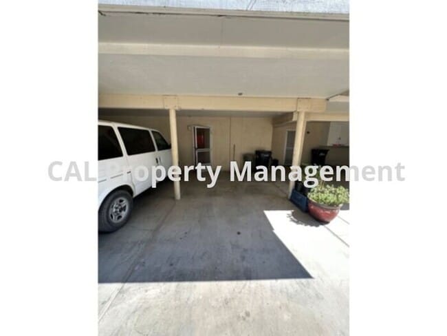 Building Photo - Two-story home in King City, CA!