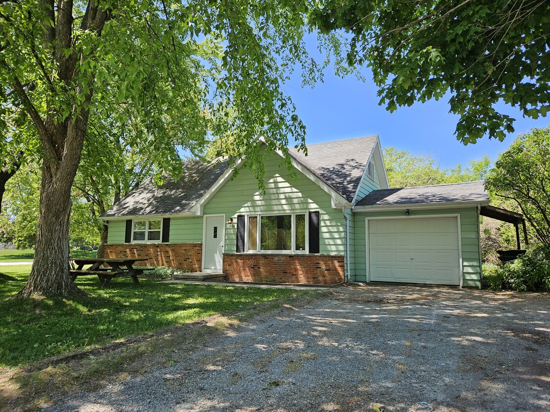 1305 Portside Ln, Howard, WI 54313 House Rental in Howard, WI