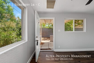 Building Photo - 1405 S Newberry Ln