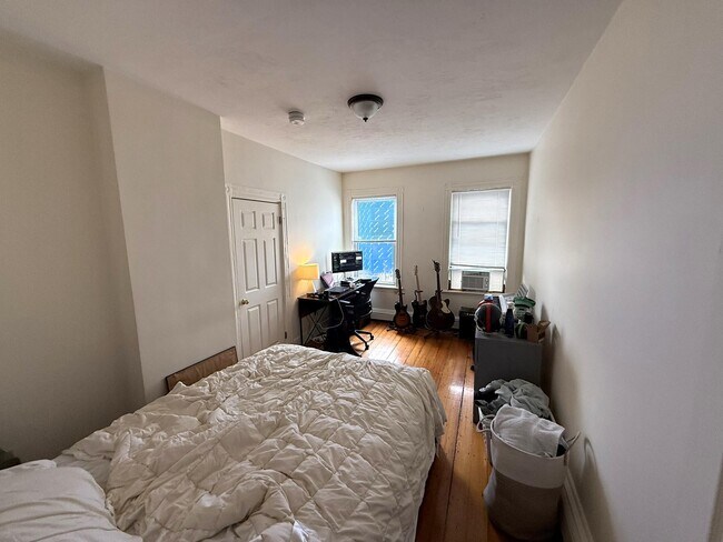 Foto del edificio - 61 Webster Ave