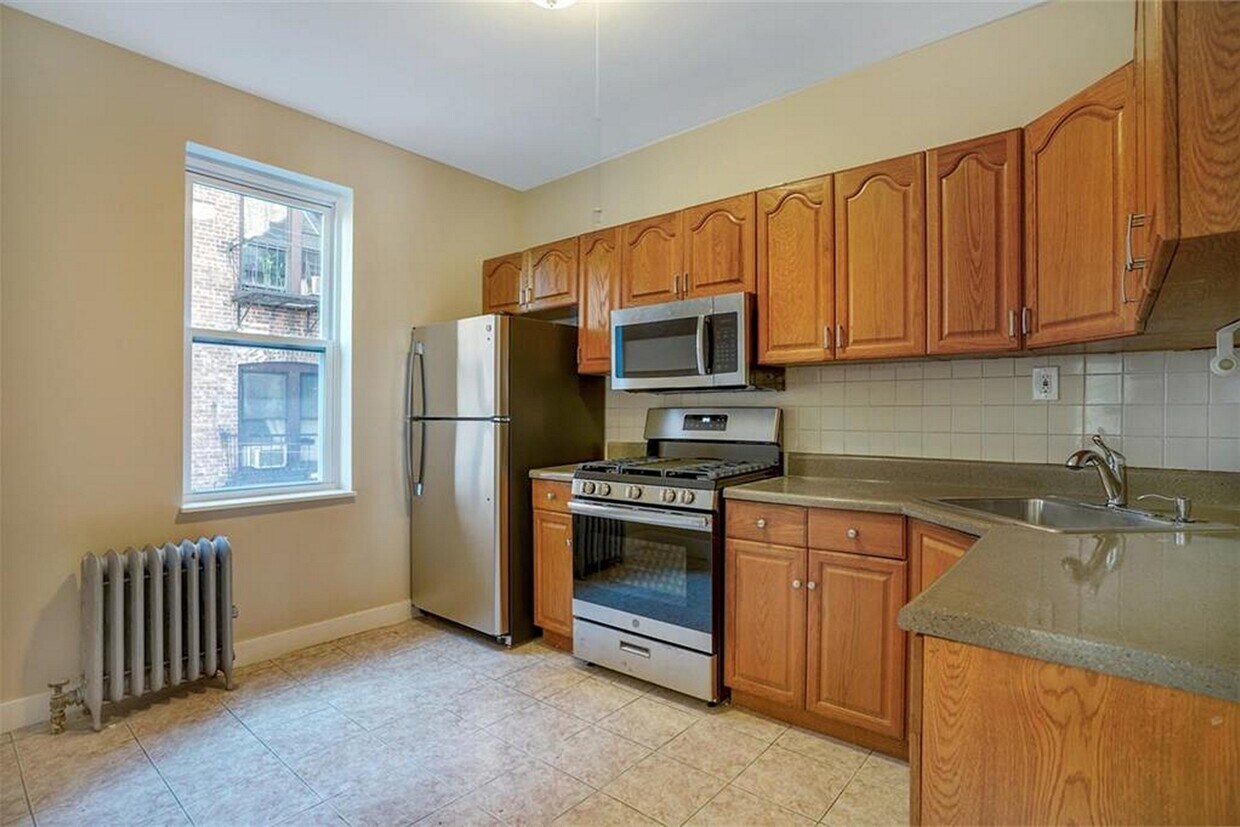 Foto principal - 61 65th St