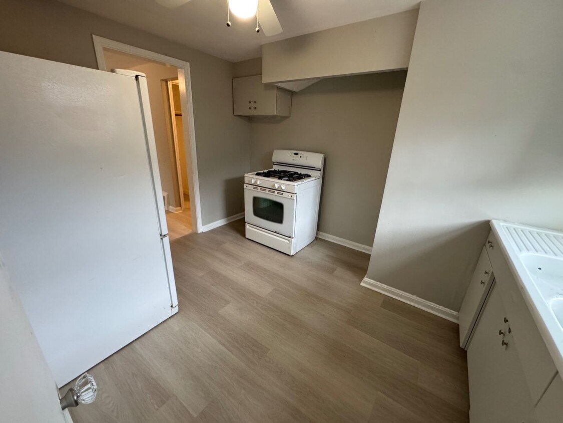 Foto principal - 414-416 E 222 ST