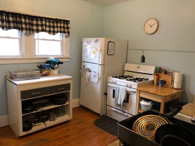 Foto del edificio - 3358 N Downer Ave