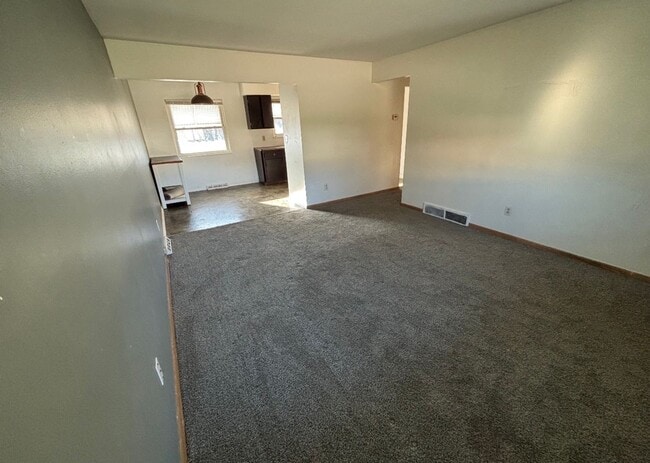 Building Photo - 5074 Miller Ave
