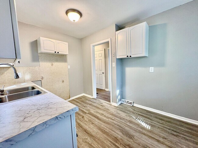 Foto del edificio - First full month of rent FREE!