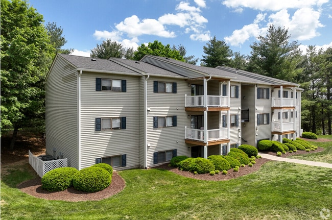 Building Photo - Hickory Woods