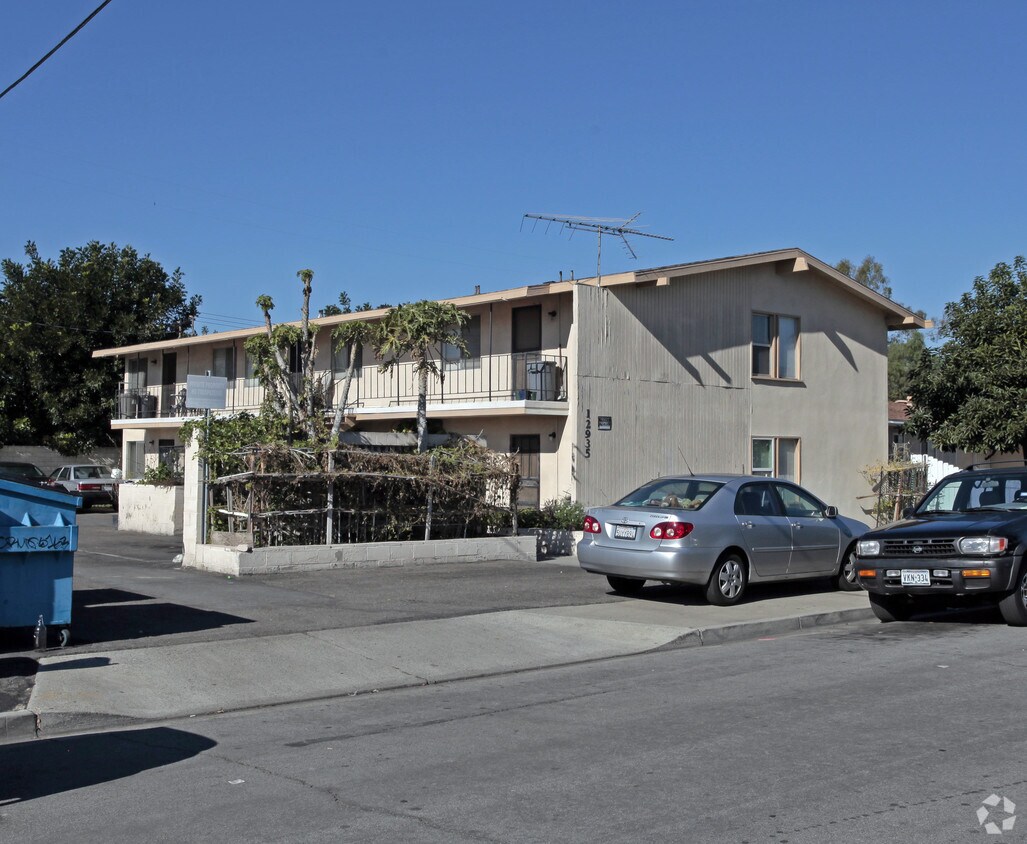 Foto principal - 12935 Abbott Ct