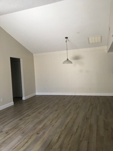 Foto del edificio - 13391 Fox Chapel Ct