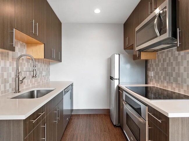 Building Photo - 5-43 48th Avenue