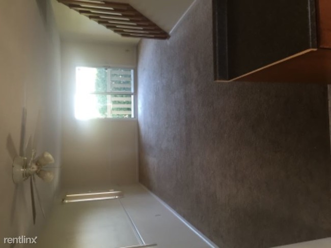 Building Photo - 2 br, 1.5 bath Condo - 200 Cannon St