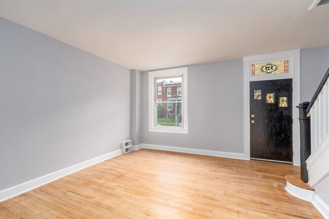 Foto del edificio - 737 E 37th St