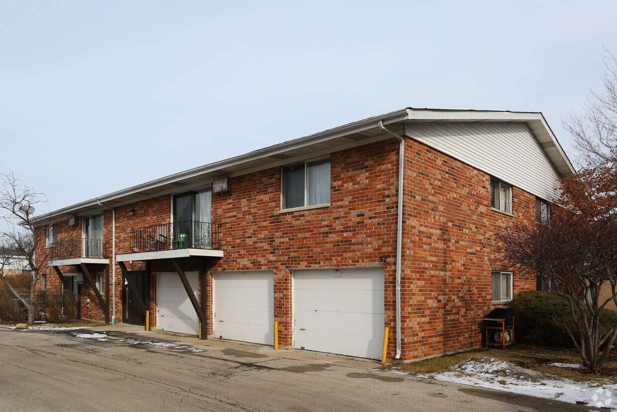 52 66th St, Westmont, IL 60559 Apartments in Westmont, IL