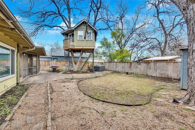 Building Photo - 4905 Westfield Dr