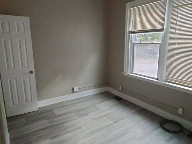 Building Photo - 28 Rowley St