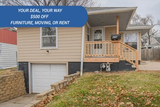 Building Photo - 306 S Chicago Ave