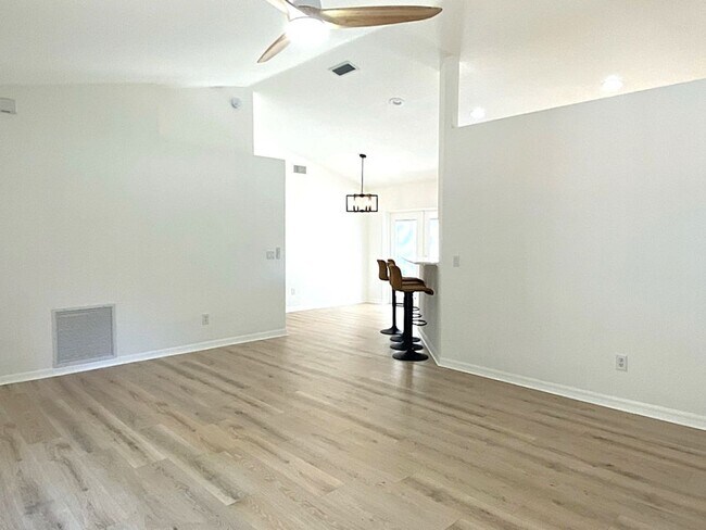 Foto del edificio - Beautiful New Smyrna Beach Home!