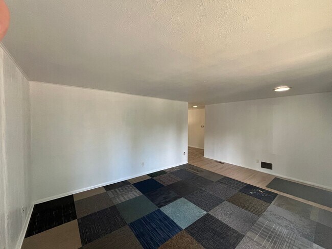 Building Photo - 3 Bed 2 Bath | Aurora, CO | House