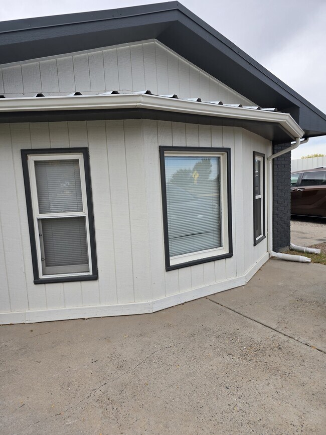 Foto del edificio - 2717 Los Tretos St NW