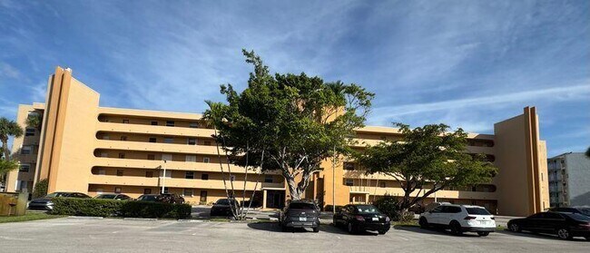 Foto del edificio - 5201 NW 2nd Ave