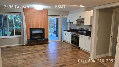 Building Photo - 2396 Farrant Crescent