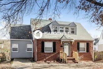 Building Photo - 4437 Gladstone Blvd