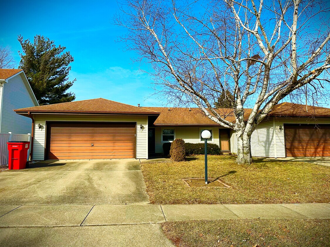 Primary Photo - 731 Higgins Rd