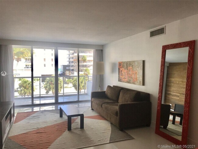 Building Photo - 5600 Collins Ave