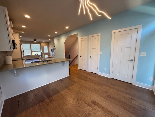 Foto del edificio - 2118 Bryant Park Dr