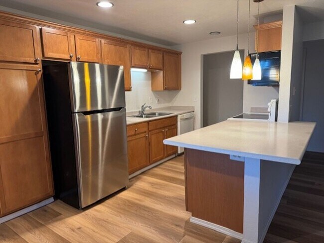 Foto del edificio - MOVE IN SPECIAL $500 OFF FIRST MONTHS RENT / NE Bend on large lot