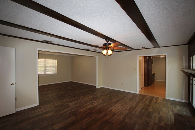 Foto del edificio - Coming Soon! Charming 3 Bedroom 2 Bath Home in Tyler!