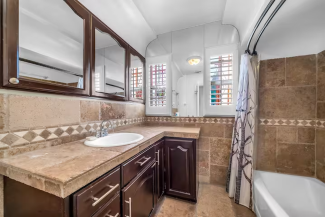 Baño principal - 2955 Vineyard Ave