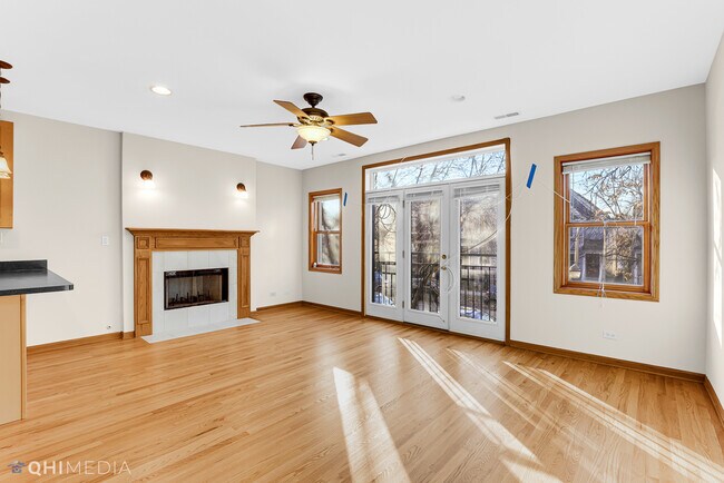 Building Photo - 849 N Mozart St