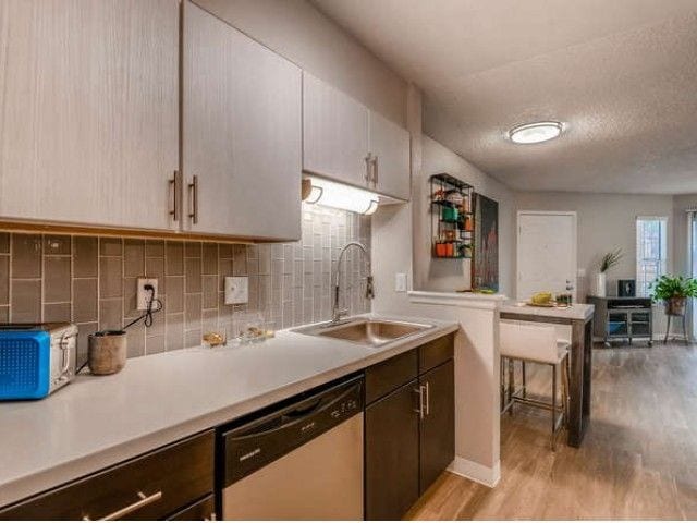 Apartamentos Village Creek — foto de la comunidad - Village Creek Apartments
