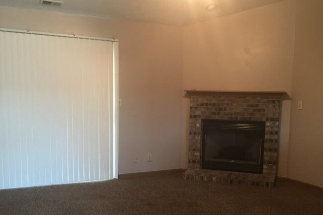 Building Photo - 2100 Bridgewater Cir