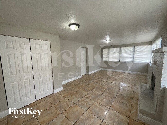 Foto del edificio - 1900 NW 187th St
