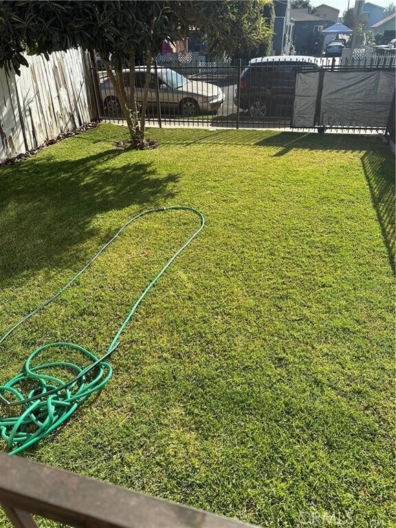 Foto del edificio - 1667 E 111th St