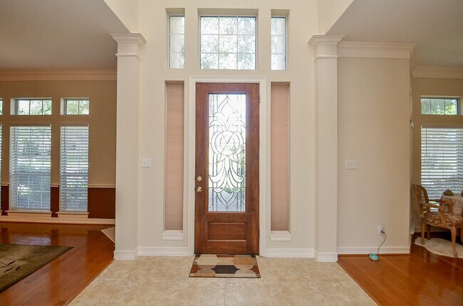 Foto del edificio - 7934 Woodcrest Ct