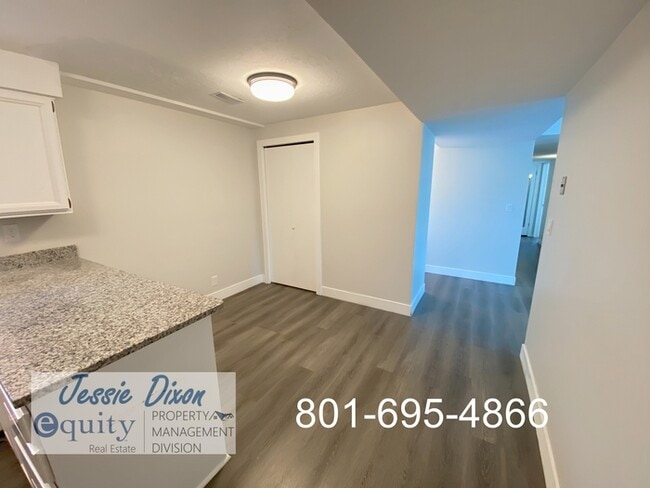 Foto del edificio - 792 Shepard Ln