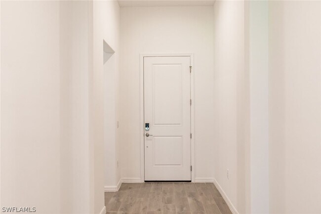 Foto del edificio - 2667 Scarlet Wy